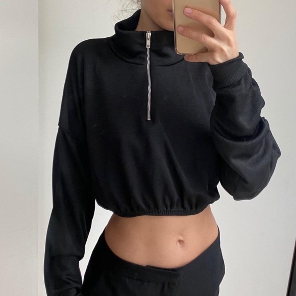 PrettyLittleThing zip front long sleeve sweater
